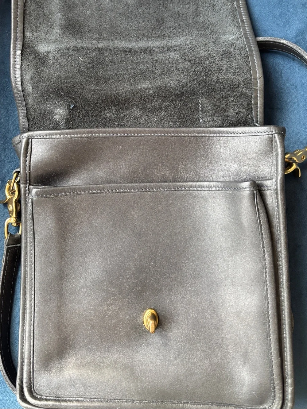 COACH Vintage Coach Station Bag Black crossbody bag
